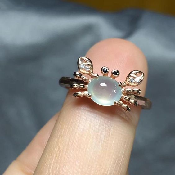 Vintage Blue Crystal Crab-Shaped Ring