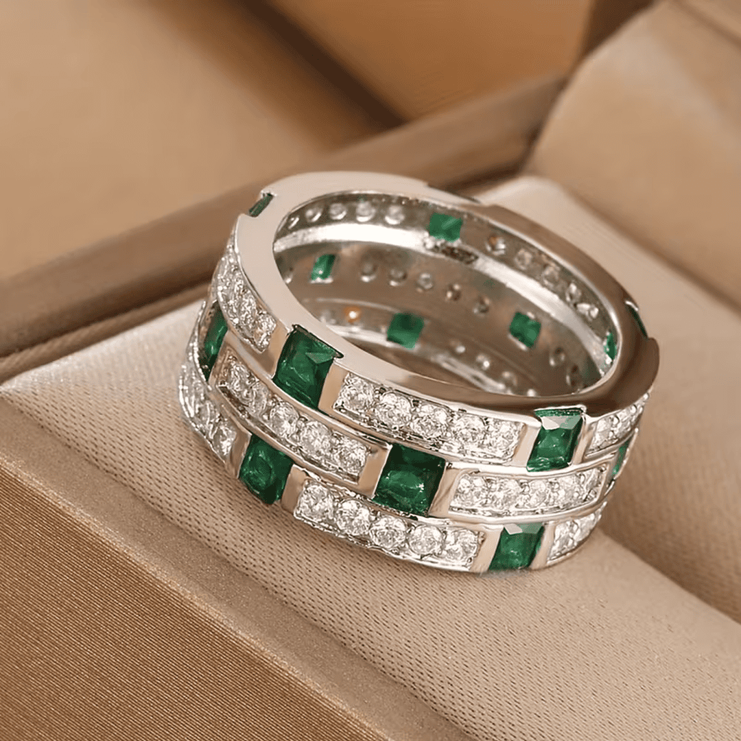 Emerald Matrix Ring – Geometric Lattice Statement Ring