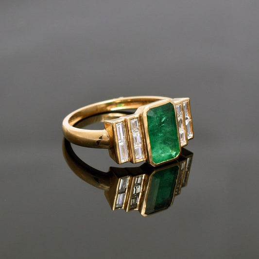 Vintage Ring with Natural Emerald from Zambia