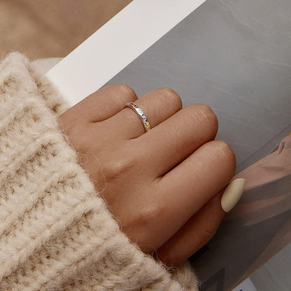 Enamelled Paw Ring in 925 Silver – Slim and Delicate