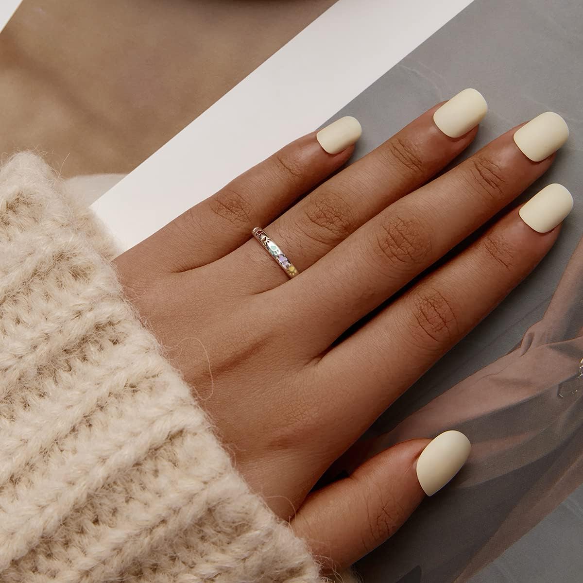 Enamelled Paw Ring in 925 Silver – Slim and Delicate