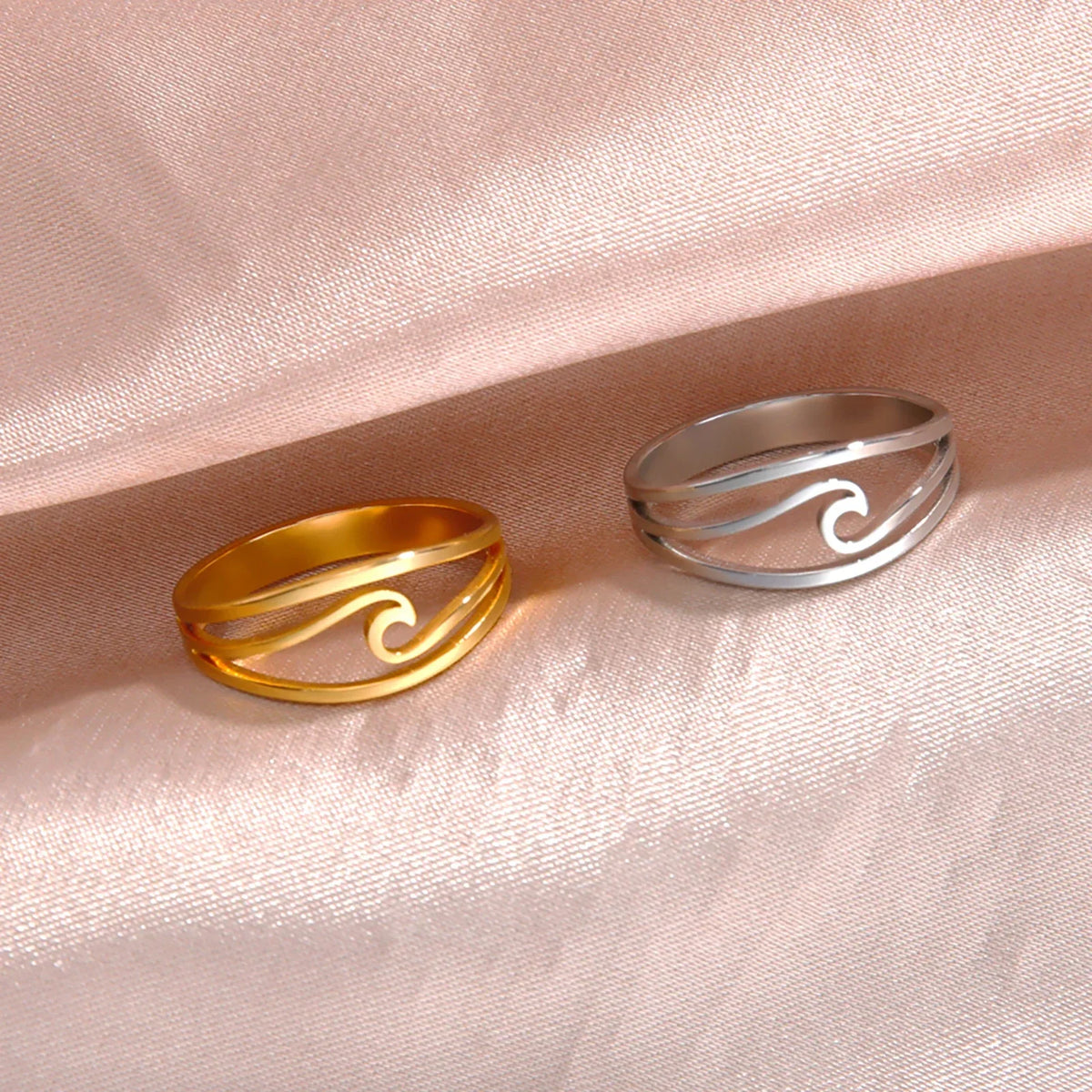 “Ocean Wave” Gold Ring