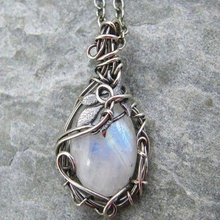 Silver Necklace with Moonstone